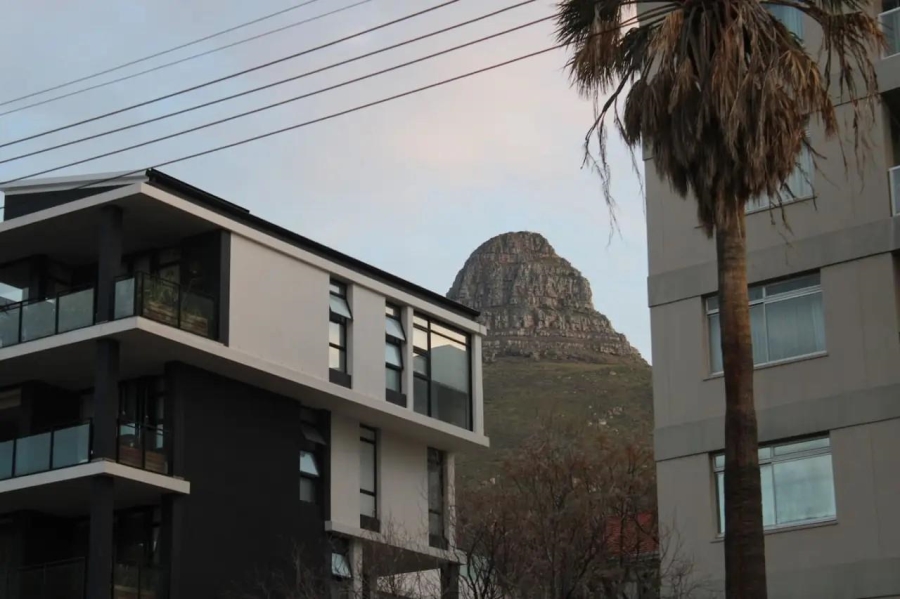 2 Bedroom Property for Sale in Sea Point Western Cape